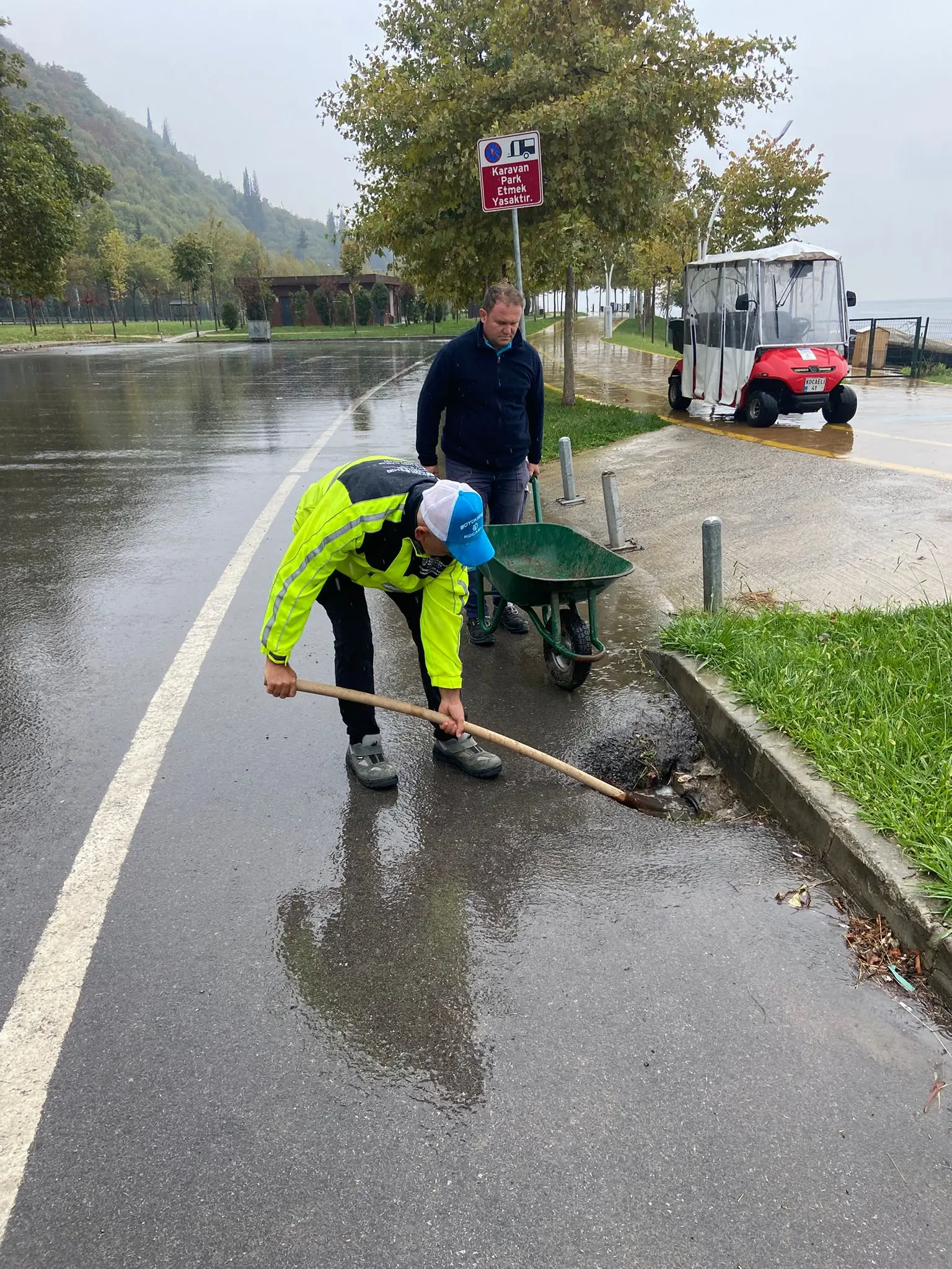 Kocaeli Büyükşehir Belediyesi, aşırı yağışlarda su baskınlarını önlemek için il