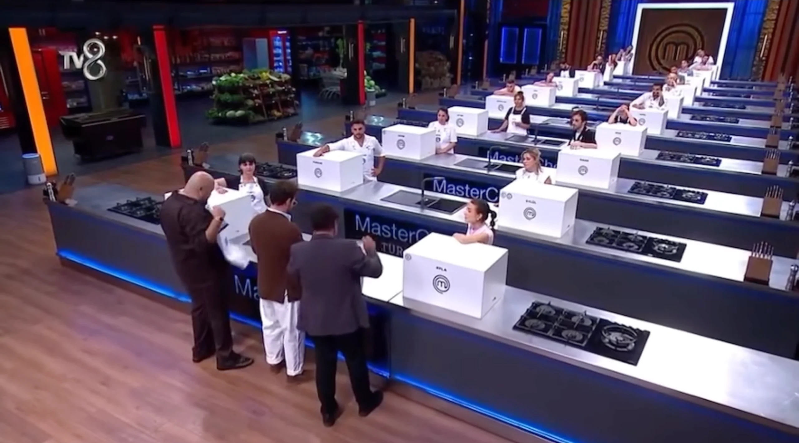 MasterChef Türkiye’nin son bölümünde Kocaeli sürprizi yaşandı. Başkan Tahir Büyükakın,