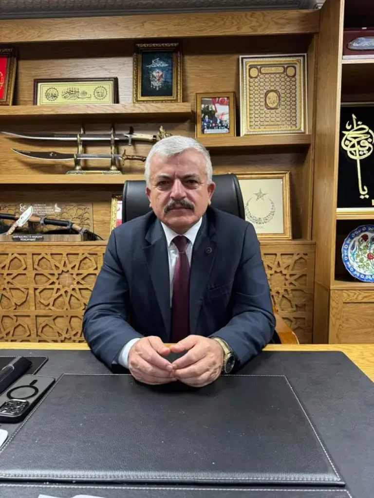 MHP Kocaeli İl Başkanı Tuncay Batı, 3 asil ve 3