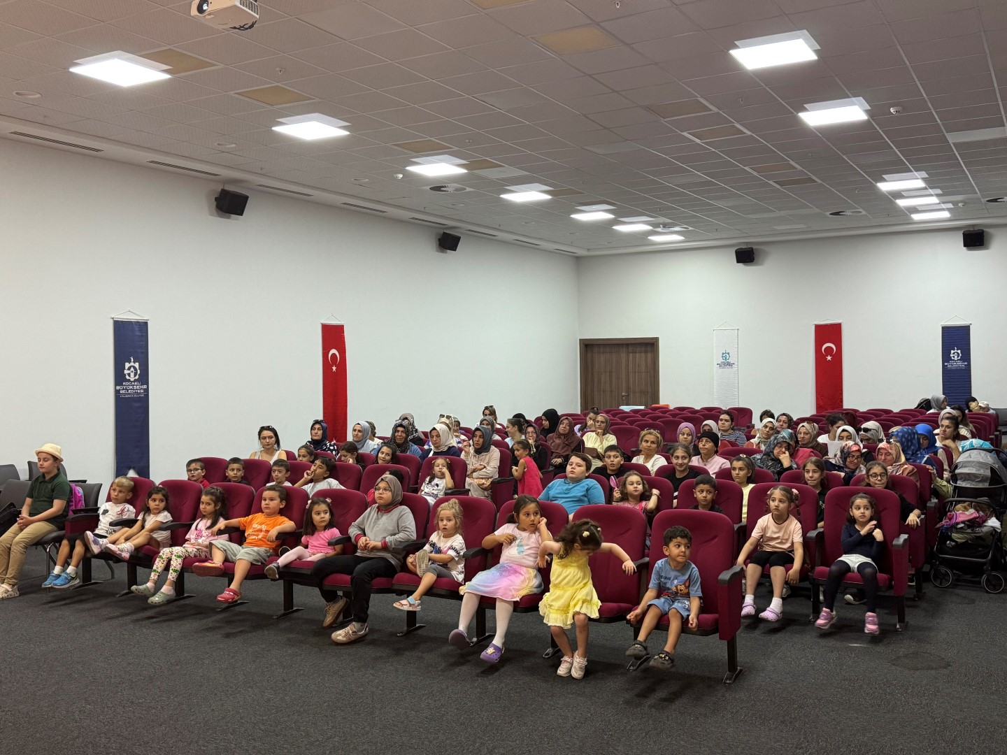 Büyükşehir Belediyesi, “Dünya İlk Yardım Günü” kapsamında düzenlediği etkinliklerde çocuklara