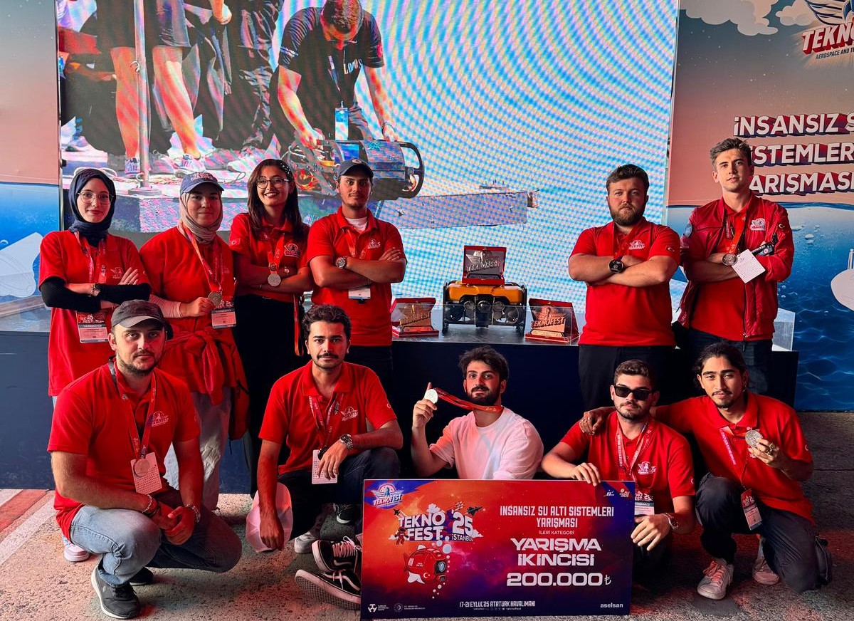 Kılavuz Teknoloji Merkezi takımlarının geleceği kodlayan, gökyüzünü tasarlayan ve yenilikleri