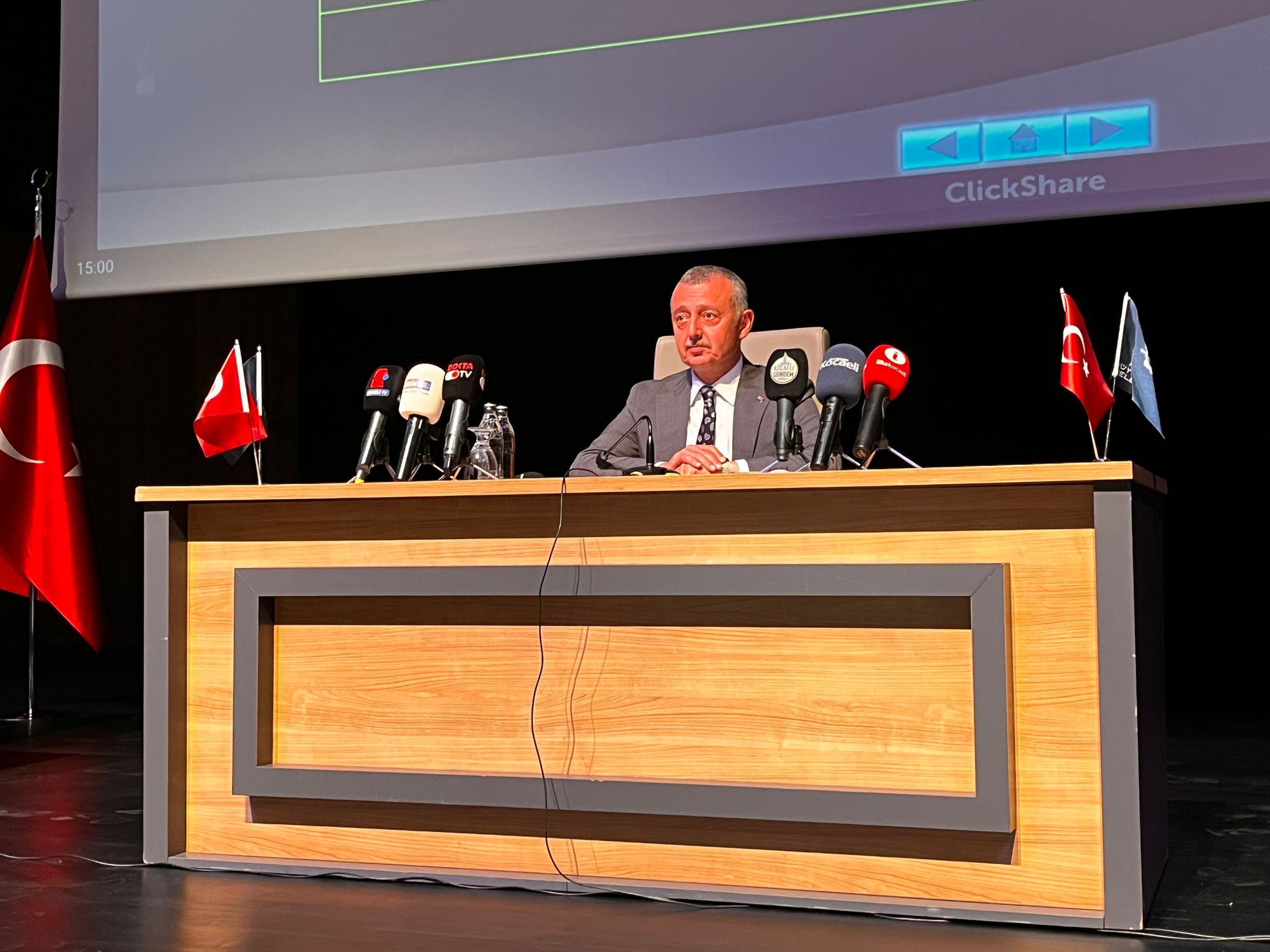 Kocaeli Büyükşehir Belediyesi Eylül ayı meclis toplantısı, Kocaeli Kongre Merkezi'nde