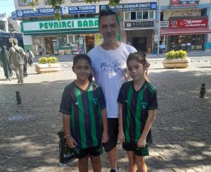 Kocaelispor’un Süper Lig’e dönüşü, sadece sahadaki başarıyı değil; çocukların, gençlerin,
