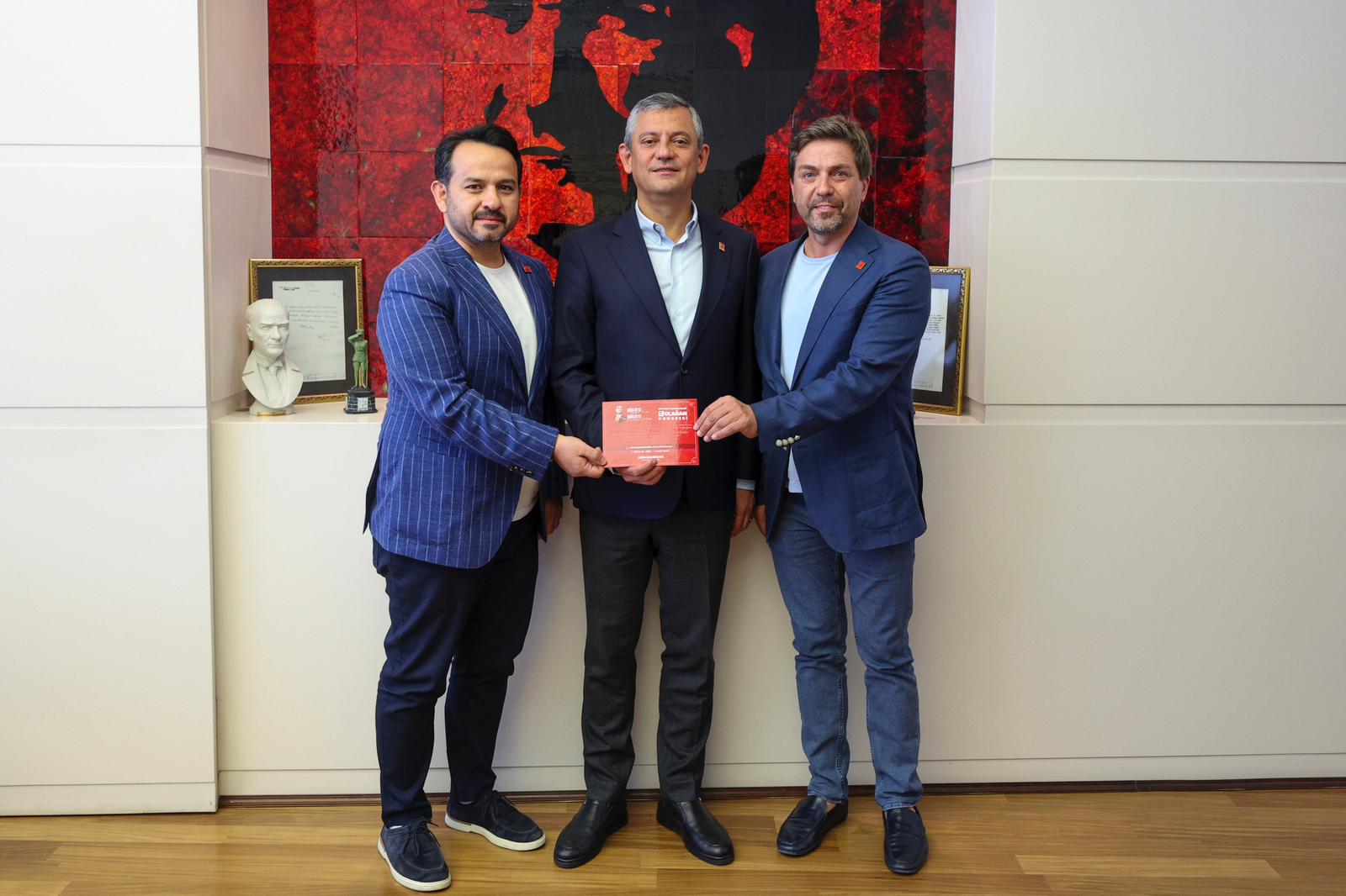 Cumhuriyet Halk Partisi (CHP) Kocaeli örgütü, ilçe başkanlarıyla birlikte Genel