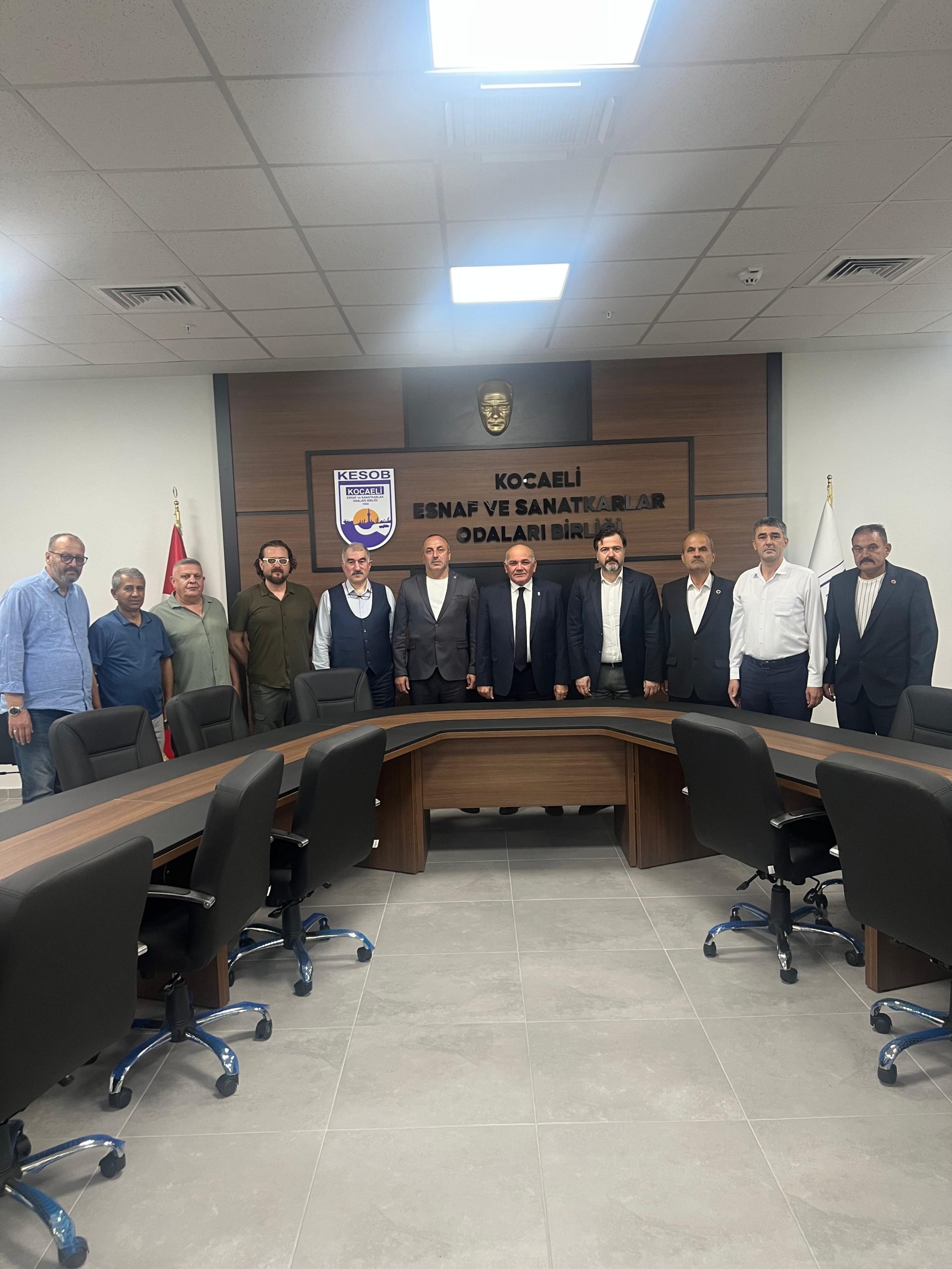 MHP İzmit İlçe Başkanı İlker Kazan ve beraberindeki heyet, Kocaeli