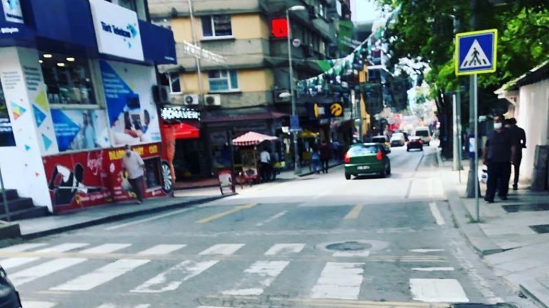 İzmit'in en işlek caddelerinden biri olan Alemdar caddesi, altyapı çalışmaları