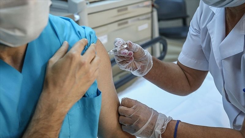 Kocaeli'de, yeni tip koronavirüs (Kovid-19) ile mücadele kapsamında yapılan aşı