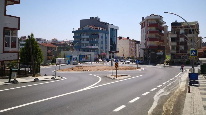 Büyükşehir Belediyesi ekipleri, tam kapanma başladığı ilk günlerde Çayırova ilçesinde