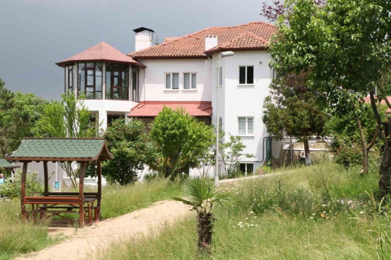 Kocaeli’de açılan merkezlerde bağımlı bireyler ve aileleri, üç ay süren