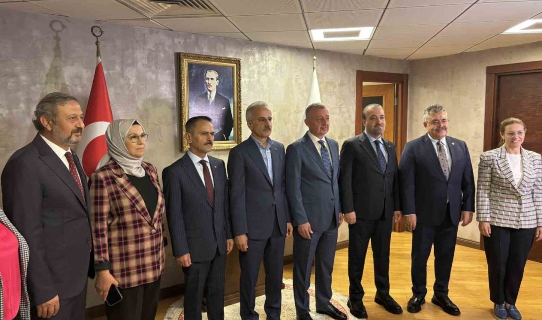 Ulaştırma ve Altyapı Bakanı Abdulkadir Uraloğlu, bir dizi programlara katılmak