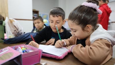 Başiskele’de 9. yılına giren Çocuk Üniversitesi’nde, 2025-2026 eğitim dönemi için