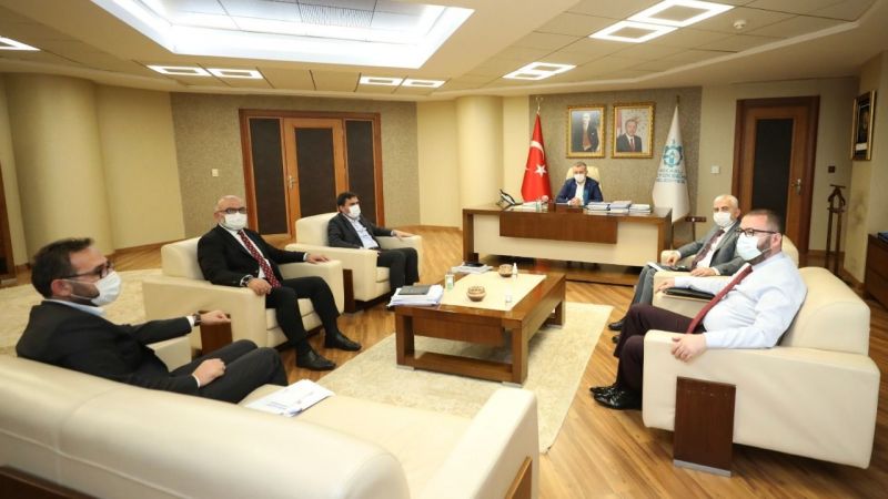 Kocaeli Büyükşehir Belediye Başkanı Büyükakın, 1000 TL’lik esnaf yardımı ile