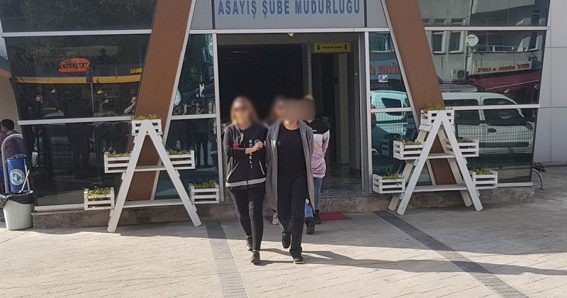 Gölcük Değirmendere’de masaj salonunda fuhuş yaptırdıkları belirlenen işletme sahibi ve