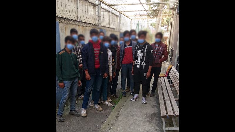 Anadolu Otoyolu'nun Kocaeli kesiminde durdurulan bir yolcu otobüsünde, Afgan uyruklu