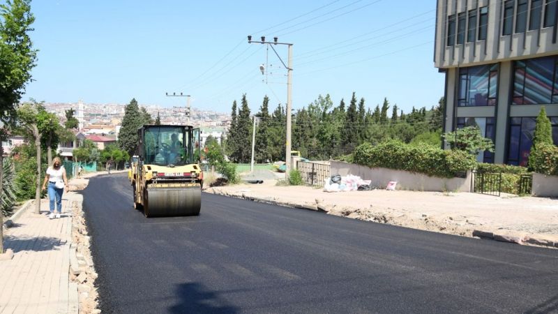 Büyükşehir ekiplerinin yoğun mesai harcadığı Darıca Battal Gazi Caddesi, bölgedeki