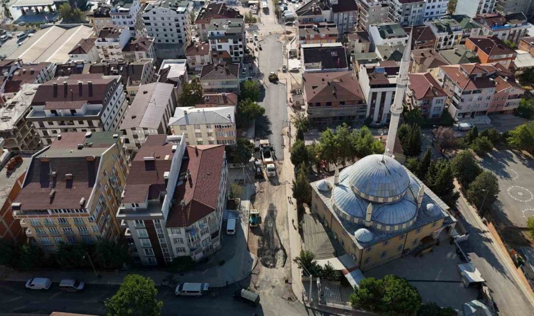 Gebze’de kent genelinde sürdürdüğü asfaltlama çalışmalarına aralıksız devam ediyor.