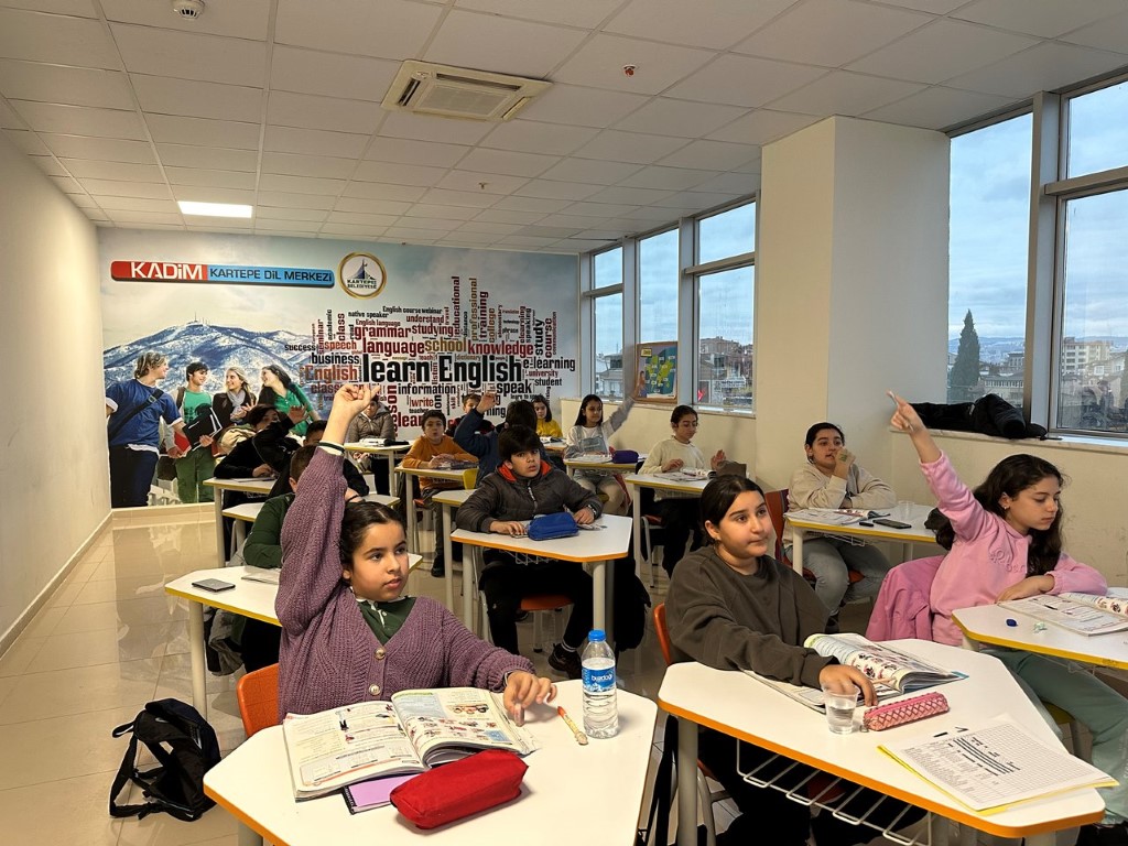 Kartepe Belediyesi, eğitime yönelik yatırımlarıyla ilçedeki çocukların ve gençlerin gelişimine