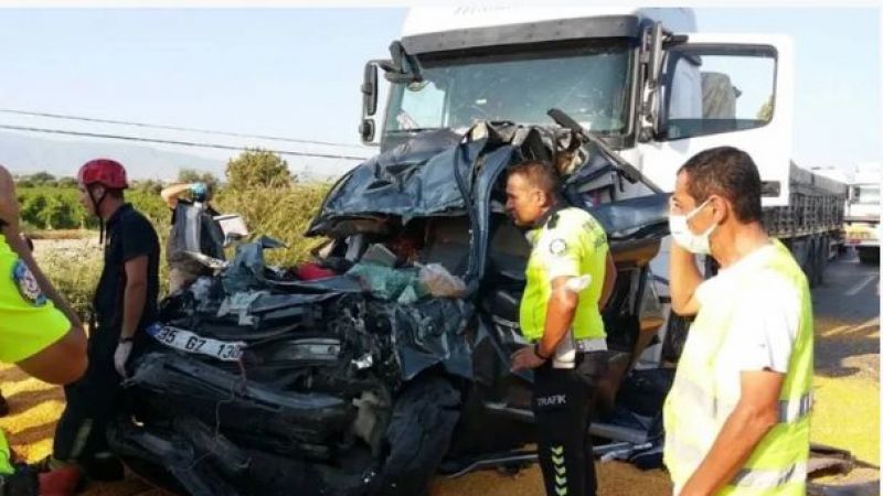Manisa'nın Salihli ilçesinde, bir TIR'ın kırmızı ışıkta bekleyen 2 TIR ve