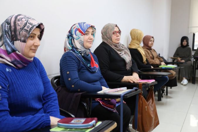 KO-MEK, Kandıralı hanımların isteği kapsamında cenaze hizmetleri kursu açtı. Kursta,