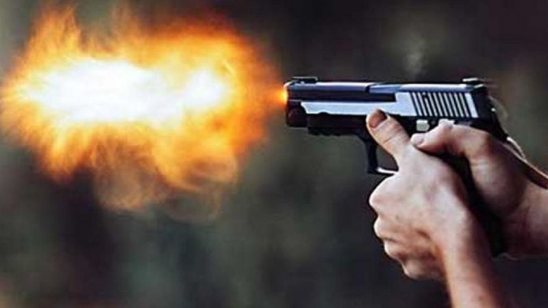 İzmit'te çalıştığı fabrikada işten çıkarıldığı iddiasıyla amirinin evine ateş açan