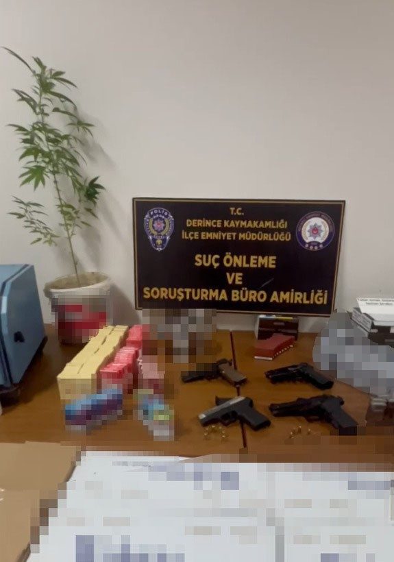 Kocaeli Emniyet Müdürlüğü ekipleri, Derince’de 8 farklı adrese operasyon düzenledi.