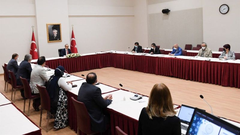 Kocaeli'de Kovid-19 nedeniyle tam kapanma tedbirleri kapsamında site içerisindekiler de