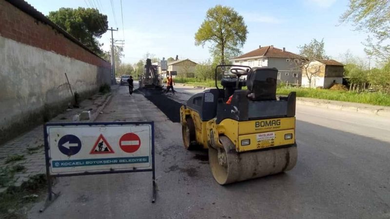 Büyükşehir Belediyesi Fen İşleri Daire Başkanlığı ekipleri tarafından Kartepe Cumhuriyet