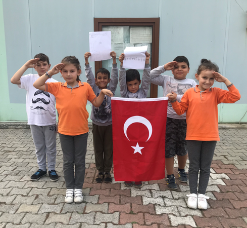 Kartepe Belediyesi Bilgevi bünyesinde eğitim gören öğrenciler TSK tarafından başlatılan