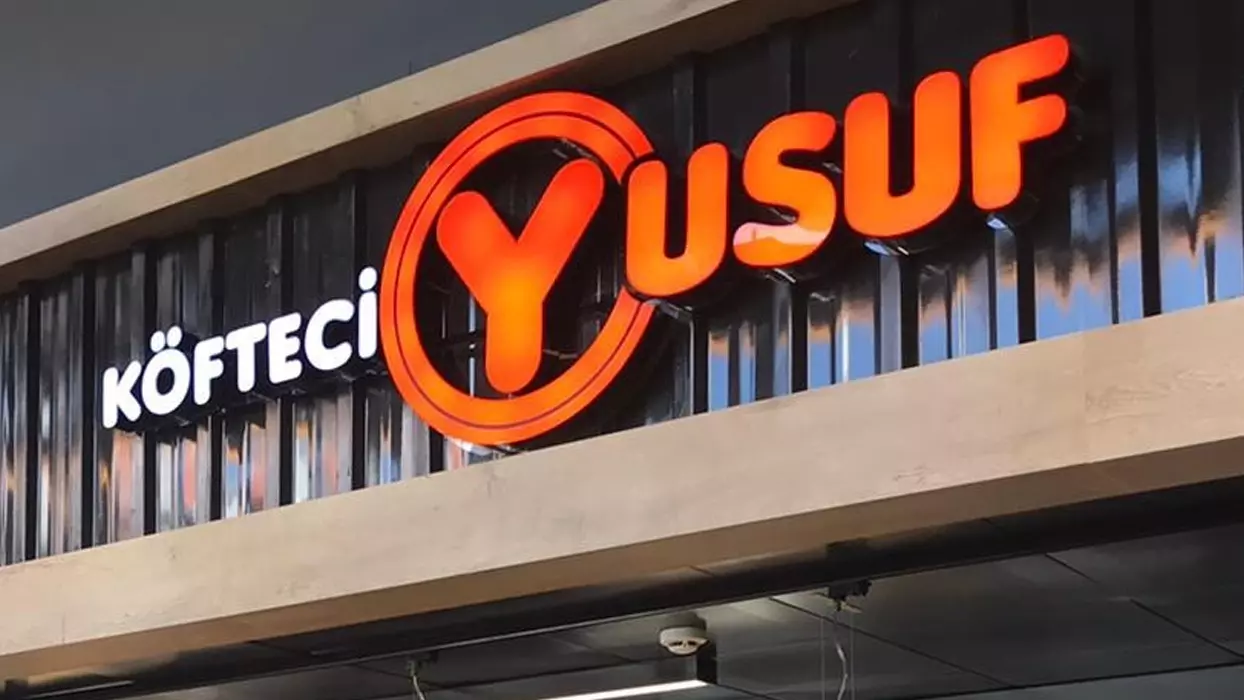 Köfteci Yusuf, Bursa’da başlattığı evcil hayvan yasağını tüm şubelerinde uygulamaya