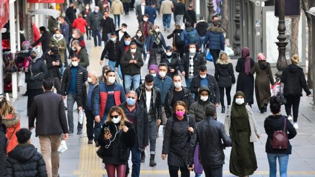 Pazartesi-cumartesi günleri saat 22.00'den sabah 05.00'e kadar olan ve pazarları