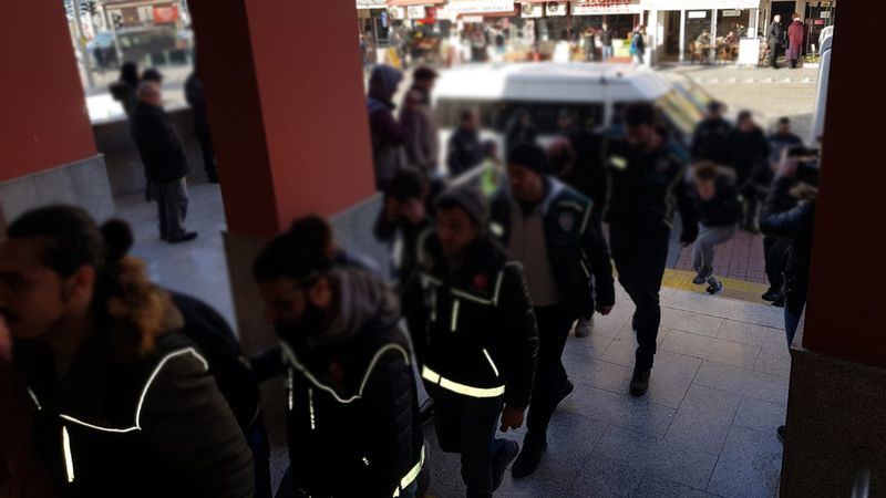 Kocaeli Emniyet Müdürlüğü ekipleri tarafından Kocaeli ve İstanbul'da düzenlenen uyuşturucu