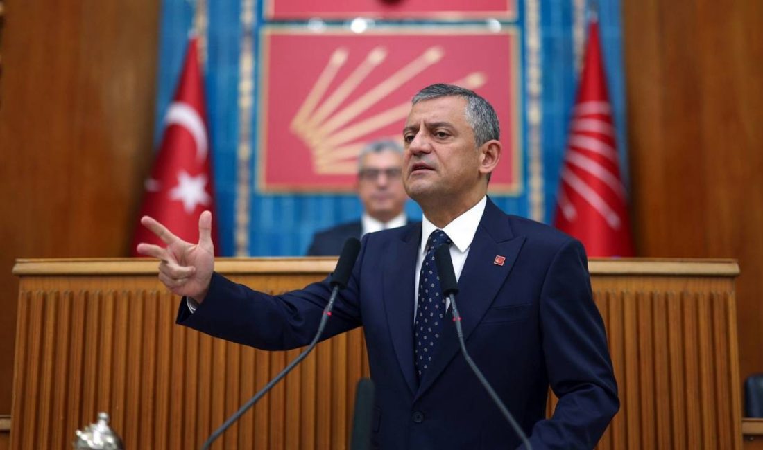 Türkiye'nin menfaatlerini içerde de dışarda da savunmaya büyük bir özgüvenle