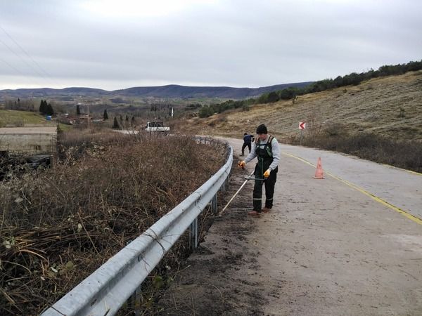 Akçakese (Cezaevi) ve Araman Köyü arasındaki 30 kilometrelik yolda, araçların