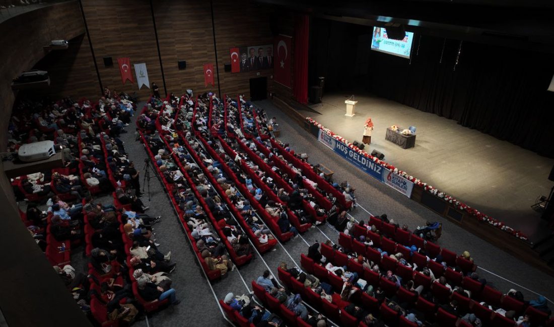 6. Çayırova Kitap Günleri kapsamında Çayırovalı okurlarıyla bir araya gelen