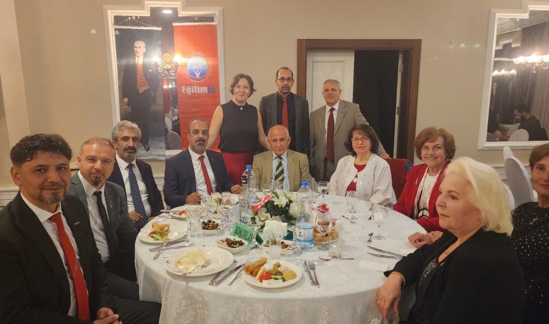 Eğitim-İş Kocaeli’den Cumhuriyet coşkusu: Kutlama yemeğinde birlik mesajı Eğitim ve Bilim İşgörenleri Sendikası (Eğitim-İş) Kocaeli 1 No’lu Şube,