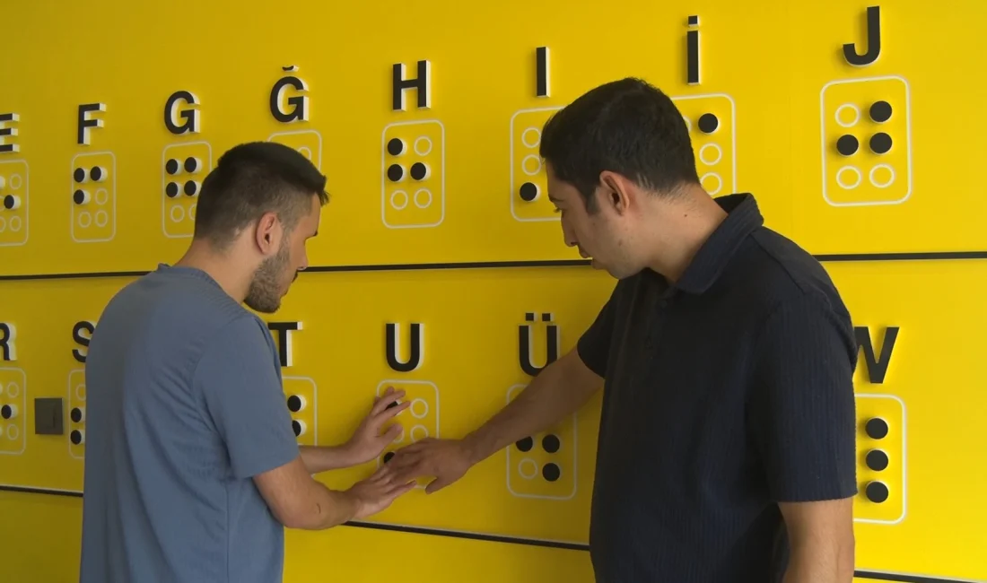 Kocaeli'de görme engelli eğitmen Sinan Avcı, kendi tecrübelerinden yola çıkarak