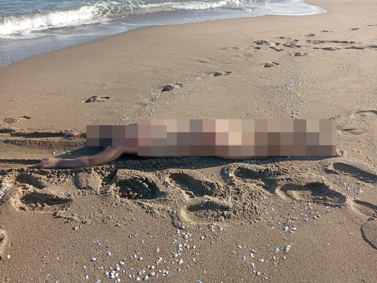 Sakarya’nın Karasu ilçesinde sahilde çıplak erkek cesedi bulundu.