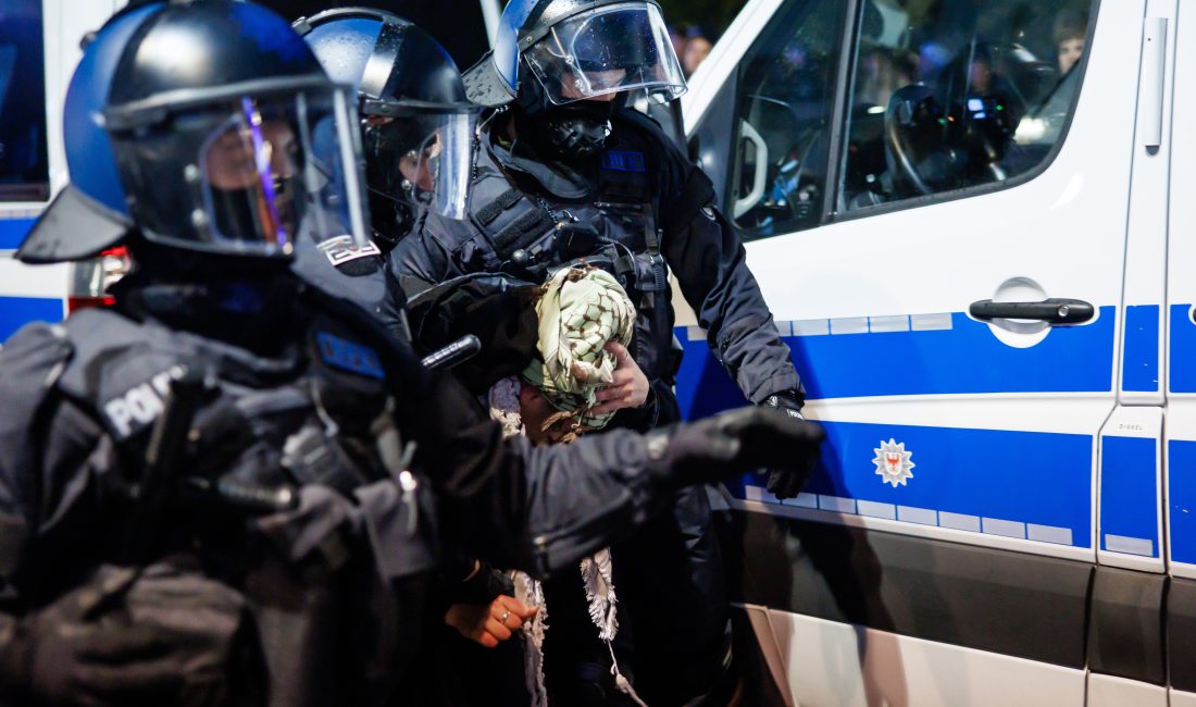 Almanya’nın başkenti Berlin’deki Filistin’e destek gösterisinde 193 kişinin gözaltına alındığı