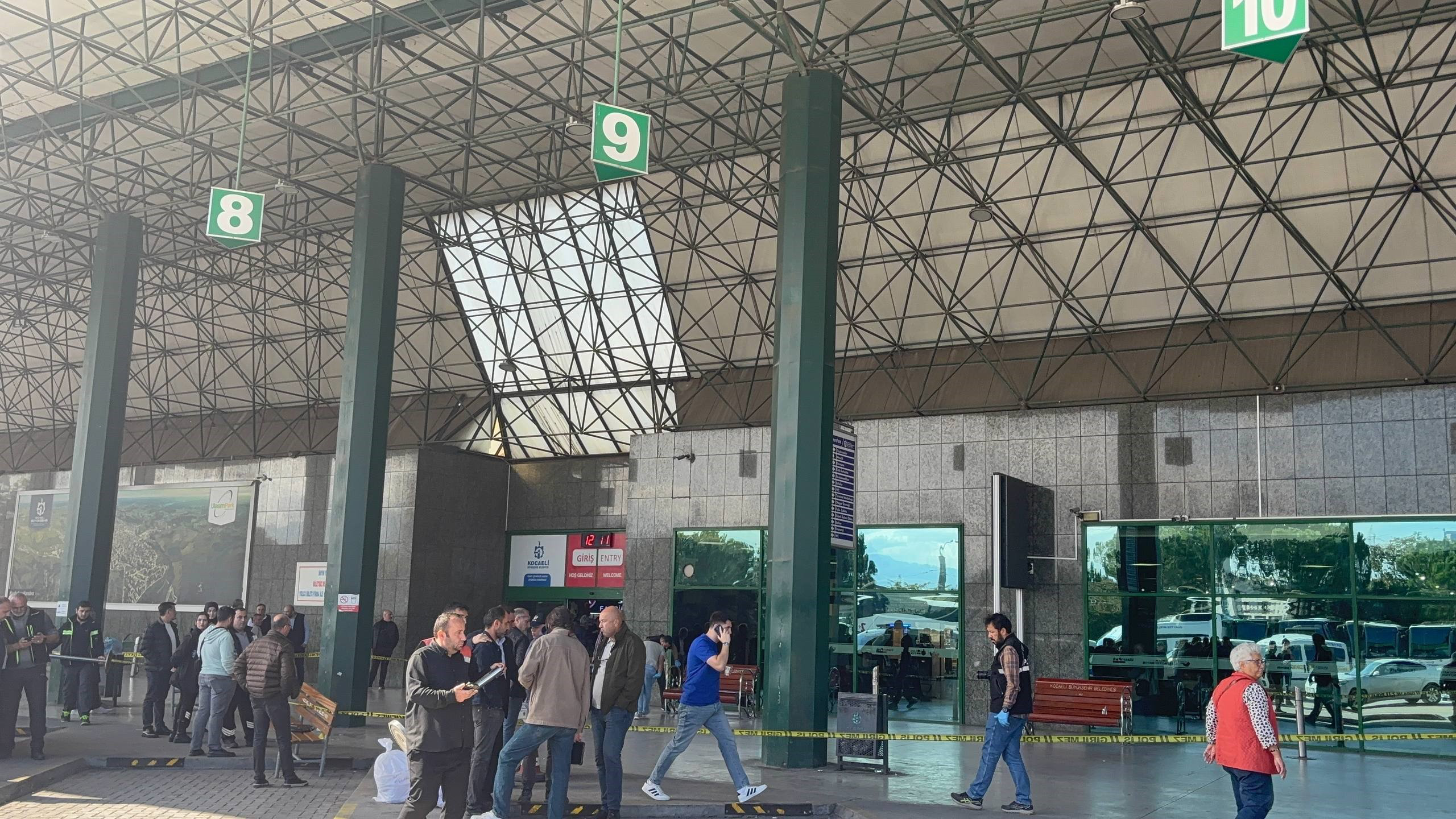 Kocaeli'de beylik tabancasıyla otogarda etrafa rastgele ateş açan bir uzman