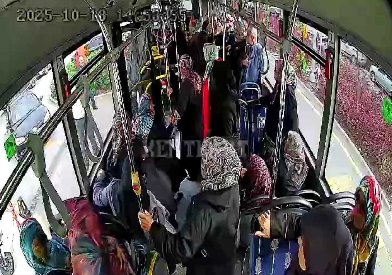 Kocaeli'de belediye otobüsü şoförü, seyir halindeyken rahatsızlanan yolcuyu güzergahını değiştirerek