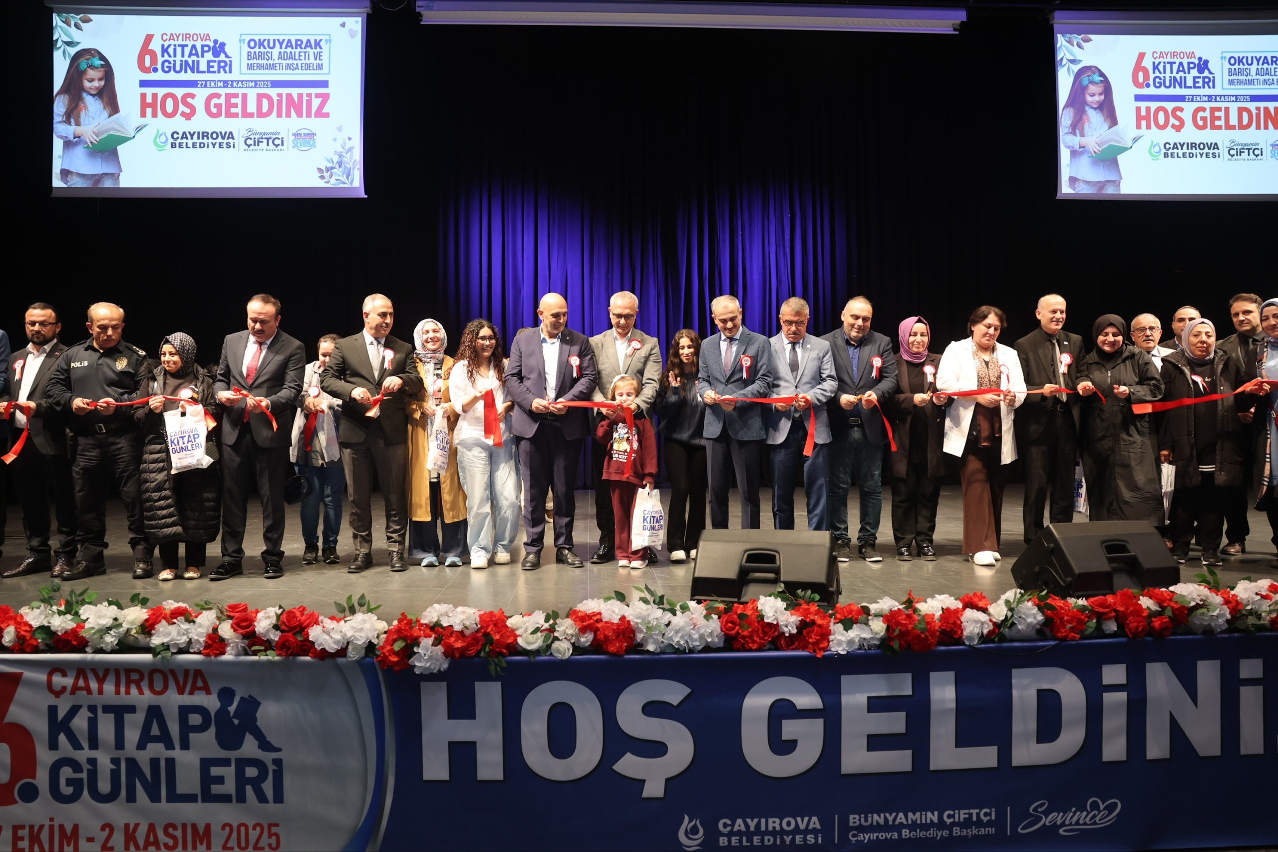 Çayırova'da bu yıl 6'ncısı düzenlenen Çayırova Kitap Günleri'nde 51'i ulusal