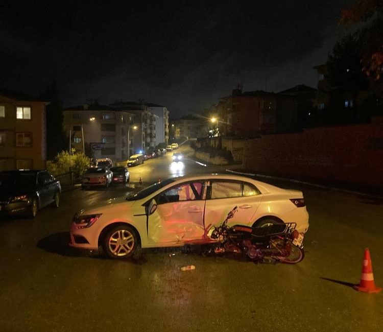 Korkunç kaza: 1’i Ağır 2 Yaralı Karabük’ün Safranbolu ilçesinde otomobil ile motosikletin çarpışması sonucu biri ağır