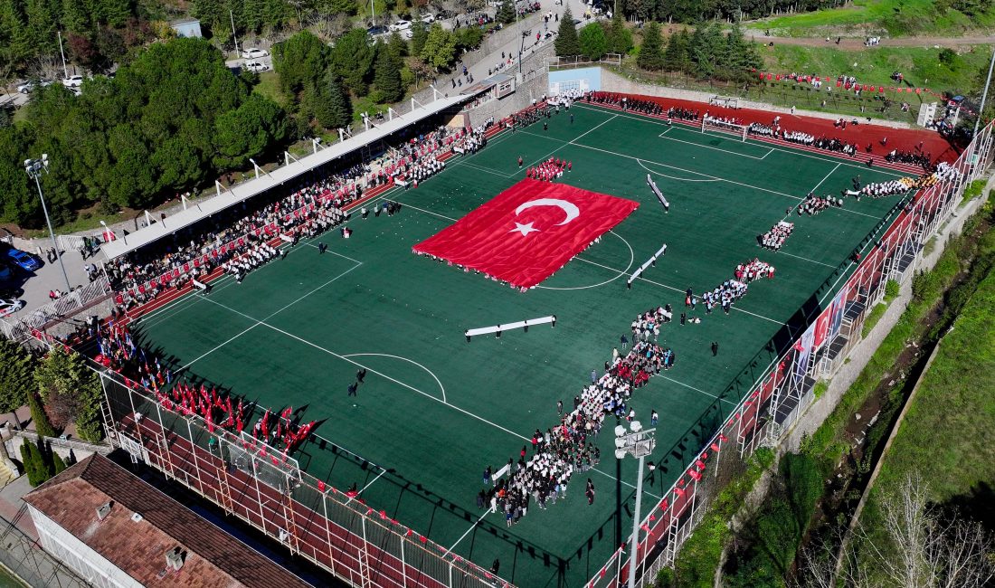Cumhuriyetimizin kuruluşunun 102. yıl dönümü Derince Kaymakamlığı'nda gerçekleşen tebrikat töreninin