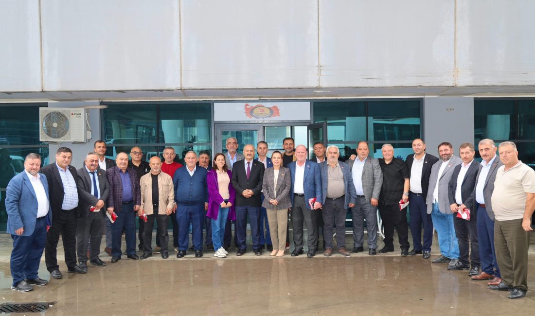 Gebze Belediye Başkanı Zinnur Büyükgöz, muhtarlarla bir araya geldi. Gebze