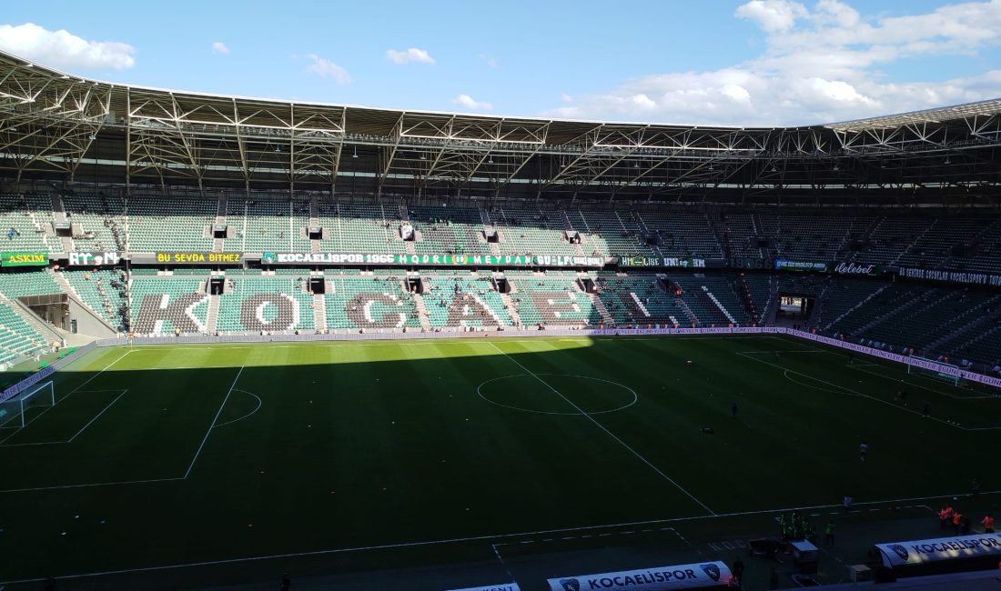Süper ligin 8. haftasında Kocaelispor Turca Kocaeli Stadyumu'nda Eyüpspor'u ağırlıyor.