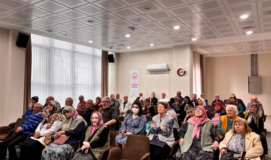 İzmit Huzurevi’nde, Dünya Alzheimer Günü dolayısıyla farkındalık oluşturmak amacıyla anlamlı