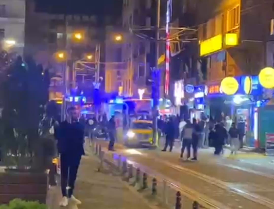Kocaeli İzmit ilçesi Halkevi'nde iki grup arasında henüz bilinmeyen bir