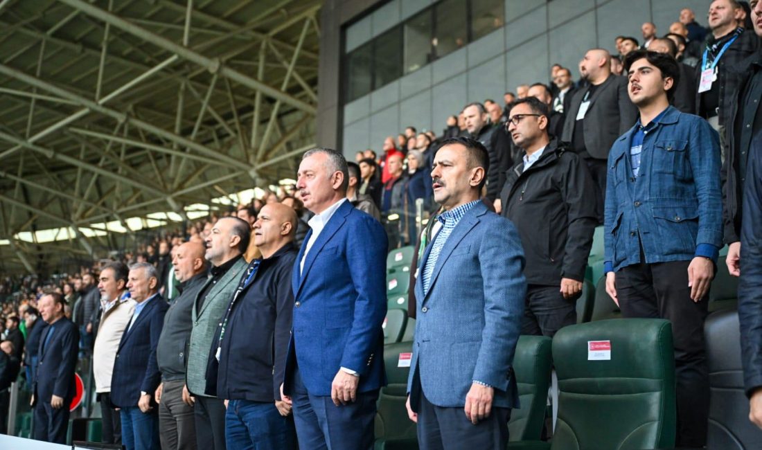Vali İlhami Aktaş, Trendyol Süper Lig’in 10’uncu haftasında gerçekleşen Kocaelispor