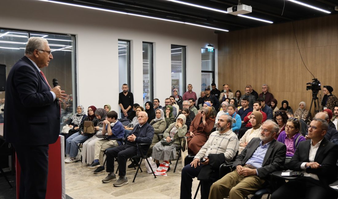 Kocaeli Kitap Fuarı’na konuk olan Prof. Dr. İsmail Hakkı Aydın