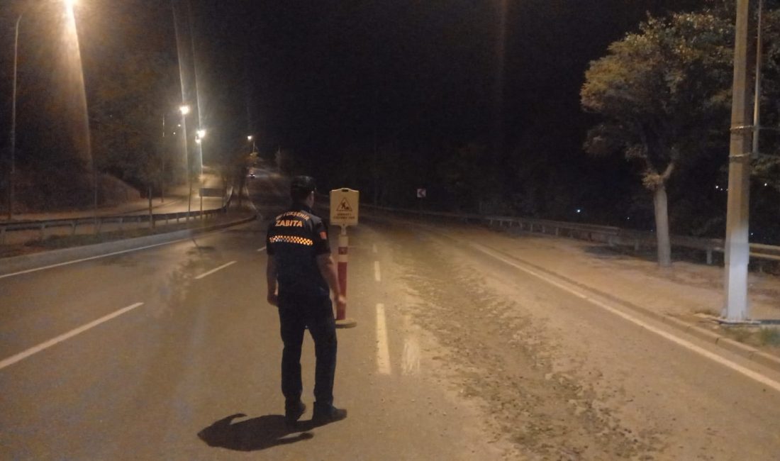 Kocaeli’nin İzmit ilçesinde yola beton dökerek çevre kirliliğine ve trafik